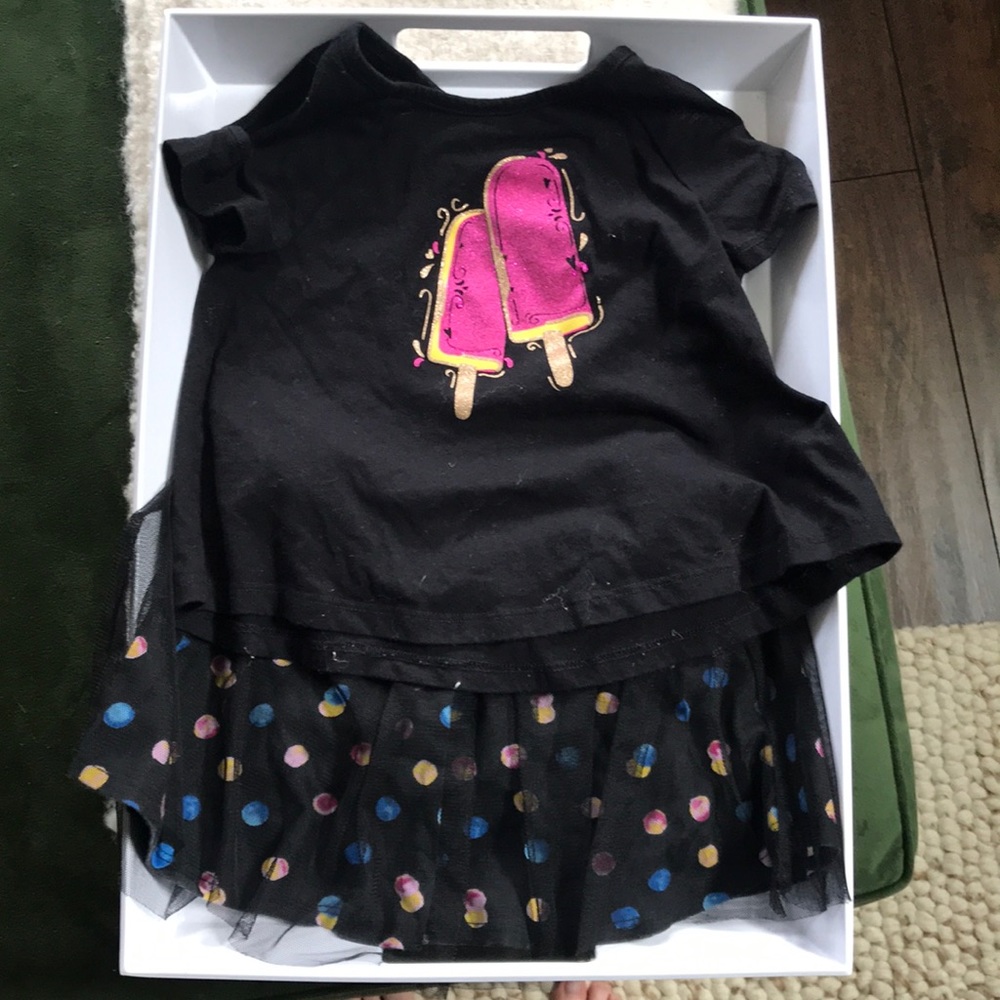Adorable girls 4T cold shoulder set (I.N.C)